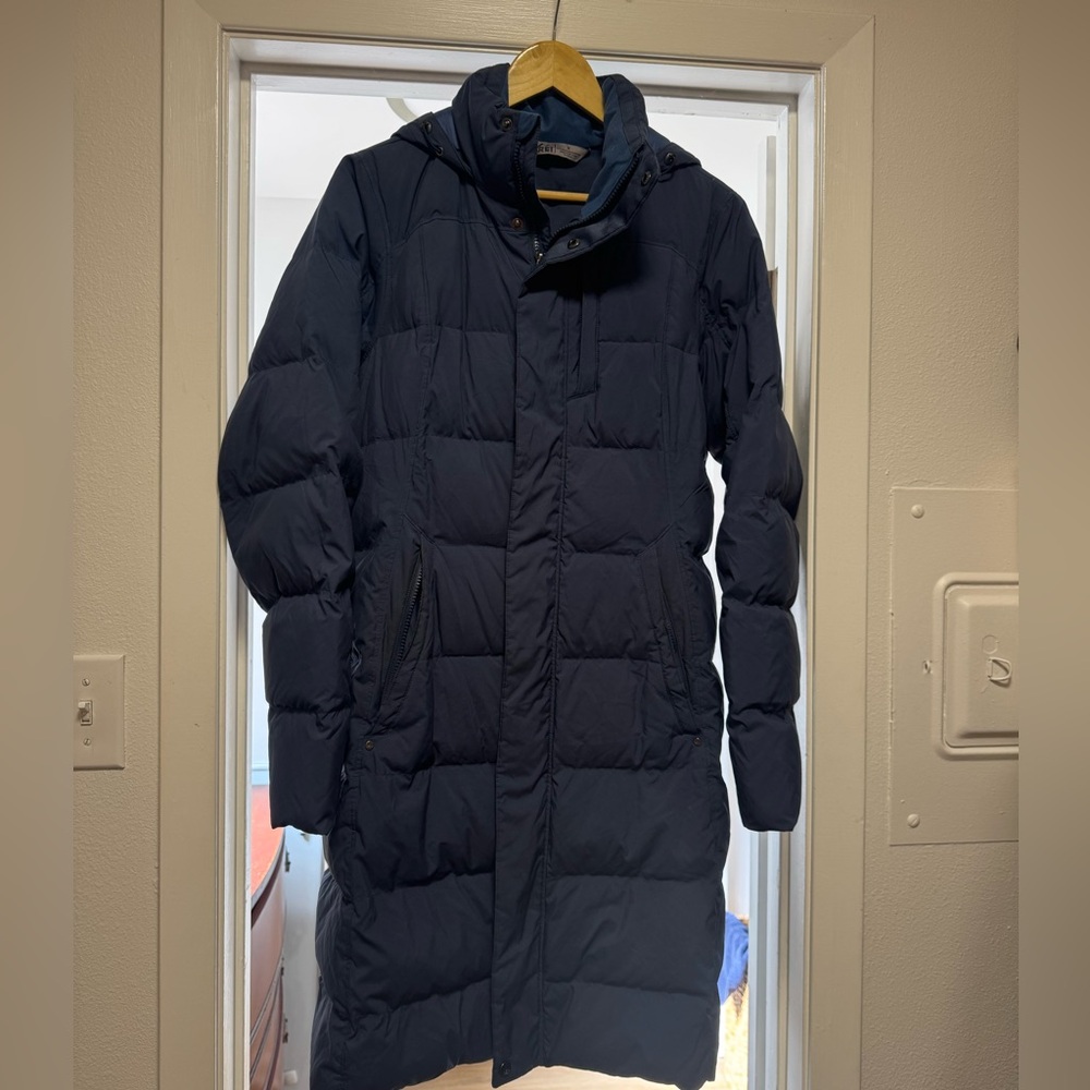 Great condition- warm coat - Picture 2 of 4